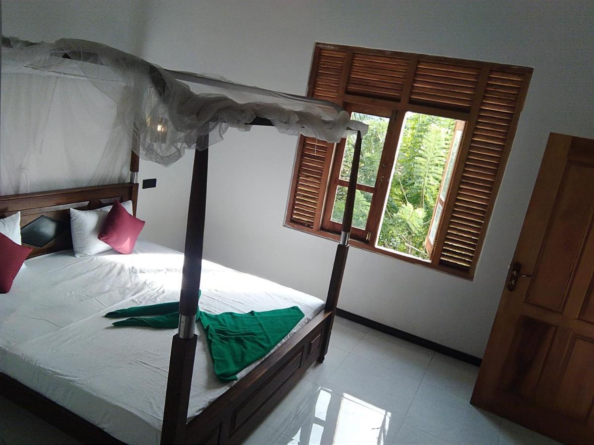 Dolphin Cottage Mirissa Buitenkant foto