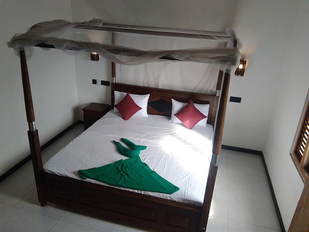 Dolphin Cottage Mirissa Buitenkant foto